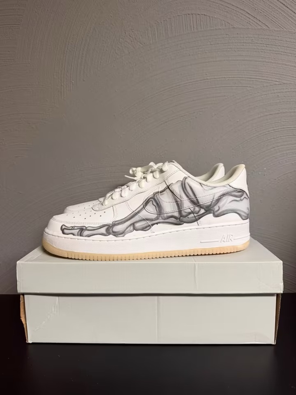 Nike White Sneakers with Gray Smoke Graphic
